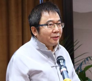何昉.jpg